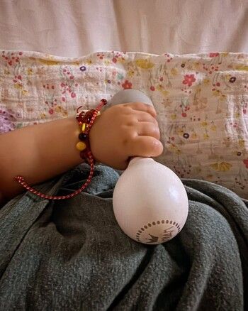 شاهد .. ألكسندر علوم يحتفل بعيد ميلاد ابنته الأول برسالة مؤثرة - بالصور