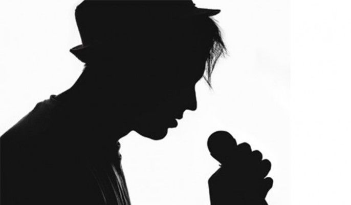 شاهد .. فنان مغربي يفرض هذا الأمر لحضور حفله في الرباط