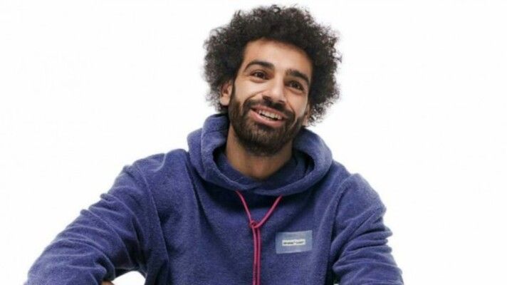 شاهد .. لن تصدقوا الشبه الكبير بين محمد صلاح وشقيقته