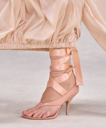 شاهد .. هذا لون أكسسواراتك الأنيقة لربيع 2025