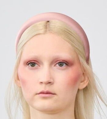 شاهد .. هذا لون أكسسواراتك الأنيقة لربيع 2025