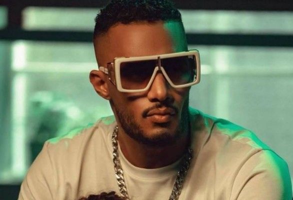 شاهد .. محمد رمضان يبكي متأثراً.. وهذا ما حصل معه!