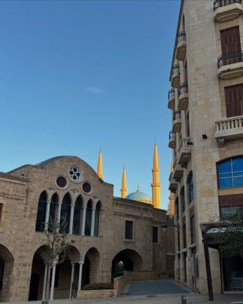 شاهد .. دانا الحلاني تستمتع بوقتها في شوارع بيروت