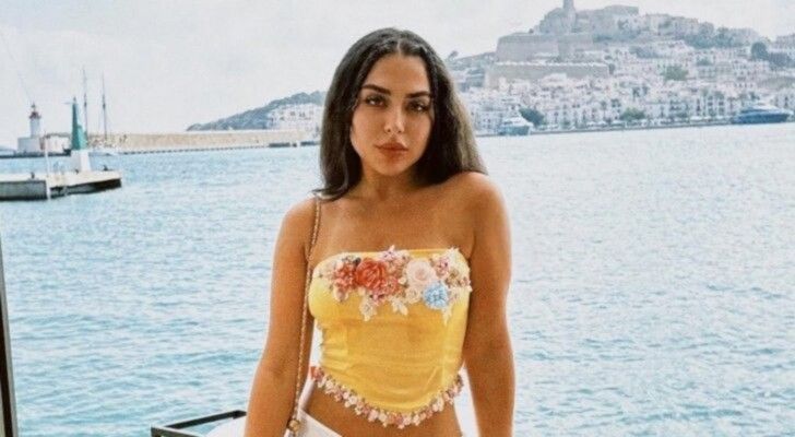 شاهد .. هيا مرعشلي تضج أناقة وجمالاً بفستانها الخيالي