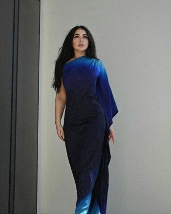 شاهد .. هيا مرعشلي تضج أناقة وجمالاً بفستانها الخيالي