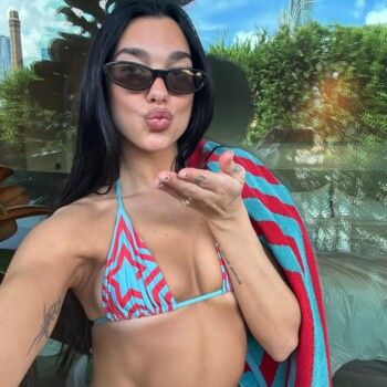 شاهد .. دوا ليبا تطل بالمايوه في أجواء صيفية رائعة