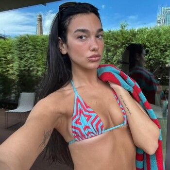 شاهد .. دوا ليبا تطل بالمايوه في أجواء صيفية رائعة