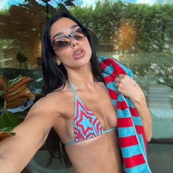 شاهد .. دوا ليبا تطل بالمايوه في أجواء صيفية رائعة