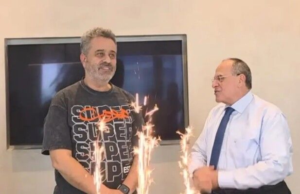 شاهد .. شركة "الصباح" تحتفل مع سامر البرقاوي بنجاح "تحت سابع أرض"