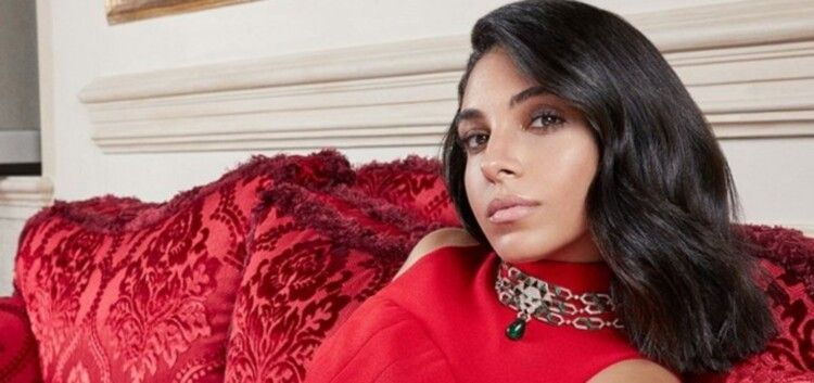 شاهد .. "أم الدنيا كلها".. سلمى أبو ضيف تطل من امام أهرامات الجيزة