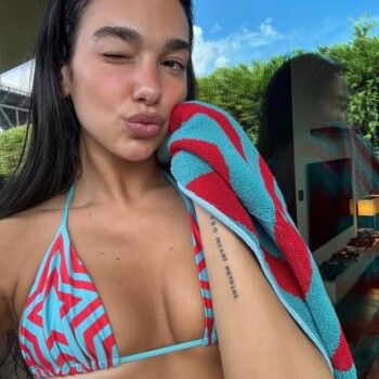 شاهد .. دوا ليبا تطل بالمايوه في أجواء صيفية رائعة