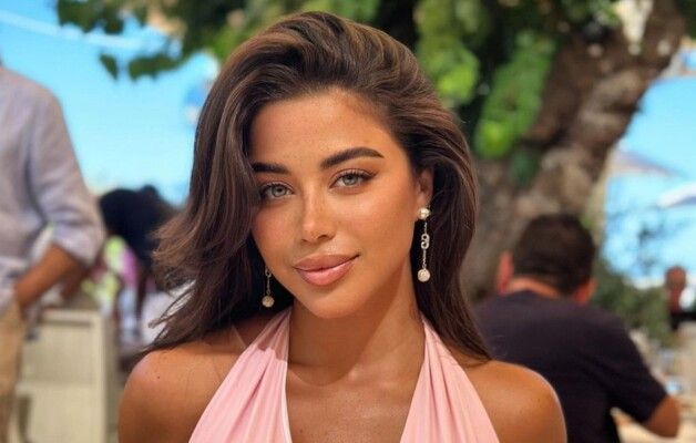 شاهد .. يارا السكري بجمال ساحر وإطلالة بغاية الاناقة والرقي