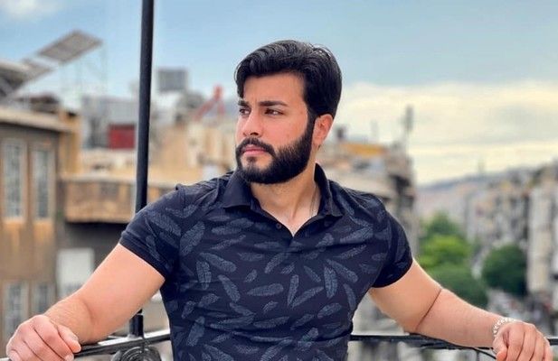 شاهد .. وفاة الممثل إياد العدس..رحل قبل تحقيق حلمه -بالفيديو