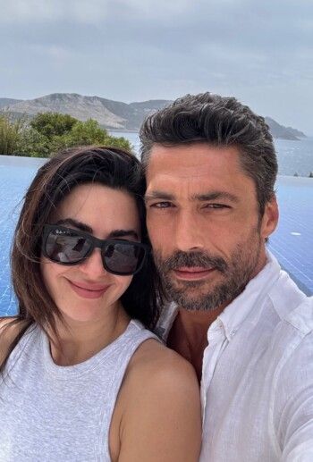 شاهد .. نسرين جواد زادة بصورة مع حبيبها الممثل من اليونان