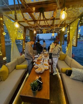 شاهد .. نسرين طافش تتغزل بزوجها بأجواء رومانسية على نهر النيل