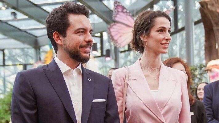 شاهد .. الأميرة رجوة تطل بـ باليرينا مميزة.. وهذا تصميمها وسعرها