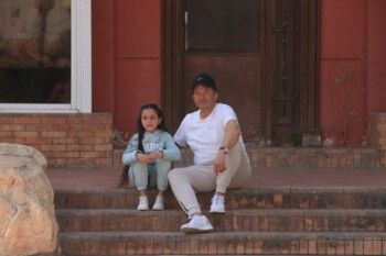 شاهد .. وليد توفيق يعيد تقديم "كبرت البنوت" لـ جورج خباز بحلّة جديدة.. والبطلة ممثلة شهيرة