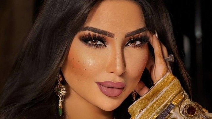 شاهد .. دنيا بطمة بظهور نادر لها من دون مكياج بعد خروجها من السجن (فيديو)