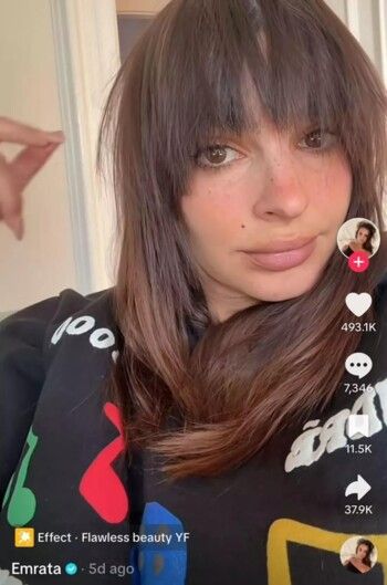 شاهد .. إميلي راتاجكوسكي تتعرض لخيبة أمل من مصفف الشعر وهذا ما حصل