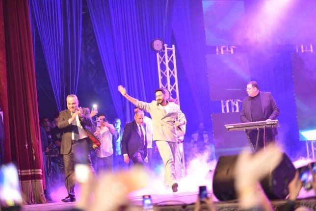 بحضور تامر عبد المنعم.. حمادة هلال يشعل مسرح البالون بأجمل أغانيه