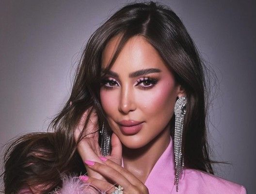 شاهد .. بسمة بوسيل بفستان الزفاف والجمهور يتفاعل مع الفيديو