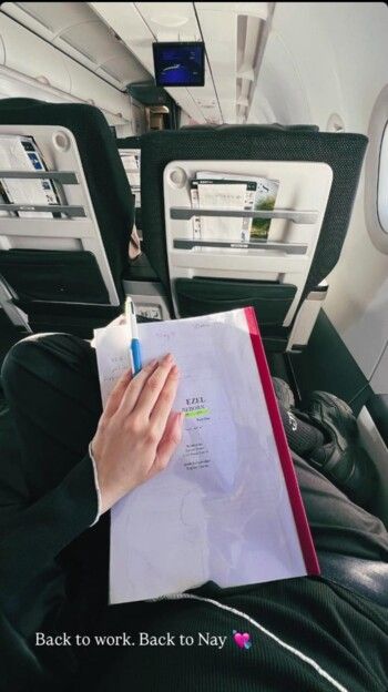 شاهد .. زينة مكي تحمس متابعيها لمسلسلها المعرب "إيزيل" من داخل الطائرة