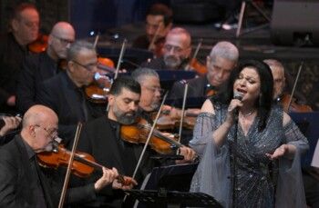 شاهد .. جاهدة وهبه والأوركسترا الشرق عربية بقيادة أندريه الحاج يقدمان أمسية لا تُنسى