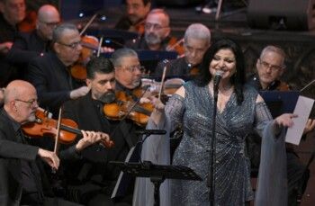 شاهد .. جاهدة وهبه والأوركسترا الشرق عربية بقيادة أندريه الحاج يقدمان أمسية لا تُنسى