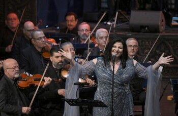 شاهد .. جاهدة وهبه والأوركسترا الشرق عربية بقيادة أندريه الحاج يقدمان أمسية لا تُنسى
