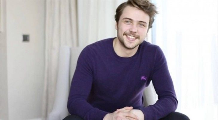 شاهد .. مُمثلة تُطرد من "المنظمة" وهكذا تصرّف تولغا ساريتاش