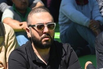 شاهد .. وداع مؤثر لزوجة نضال الشافعي.. حضور فني واسع في جنازة هند عبد الحليم - بالصور