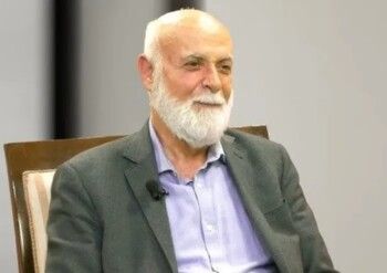 شاهد .. مسرح المدينة كرّم أنطوان كرباج في احتفال يليق بمسيرته التمثيلية المشرّفة