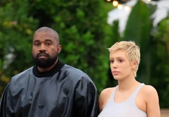 شاهد .. بيانكا سينسوري تهرب من كانيي ويست بعد انفصالهما وهو يلاحقها