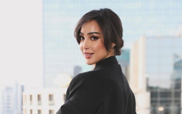 شاهد .. بسمة بوسيل تلفت الانظار بأناقتها ورقيها بالأسود الشيك