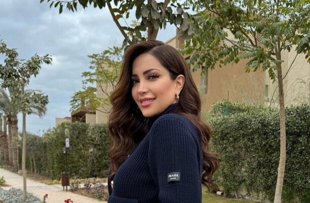 شاهد .. فيديو رومانسي لـ نسرين طافش وزوجها على اليخت بملابس السباحة