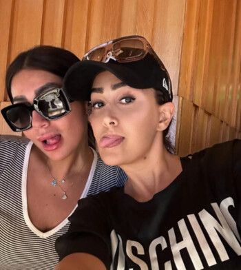 شاهد .. غادة عبد الرازق تستمتع بوقتها برفقة ابنتها وحفيدتيها في أحدث ظهور لهنَ