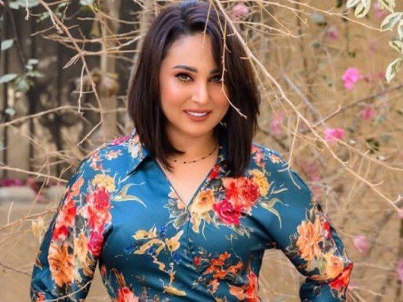 الفنانة رحاب الجمل تعود للشاشة الكبيرة بفيلم «إن غاب القط» أمام آسر ياسين