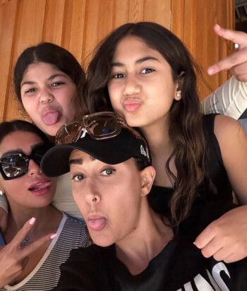 شاهد .. غادة عبد الرازق تستمتع بوقتها برفقة ابنتها وحفيدتيها في أحدث ظهور لهنَ