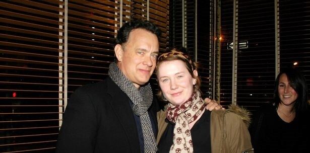 شاهد .. "طفولة مليئة بالحرمان والعنف".. مذكرات إبنة توم هانكس تثير الجدل