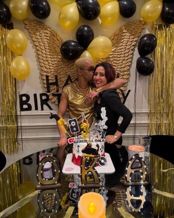 شاهد .. أوكا يحتفل بعيد ميلاده مع زوجته مي كساب وهذا ما قاله