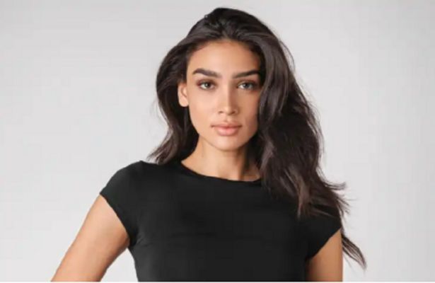 شاهد .. وصيفة ملكة جمال لبنان سيبال بو شعيا تتعرض لحادث سير مروع - بالفيديو