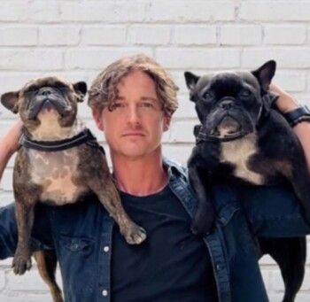 شاهد .. وفاة حارس ديفيد وفيكتوريا بيكهام السابق تحت ظروف غامضة