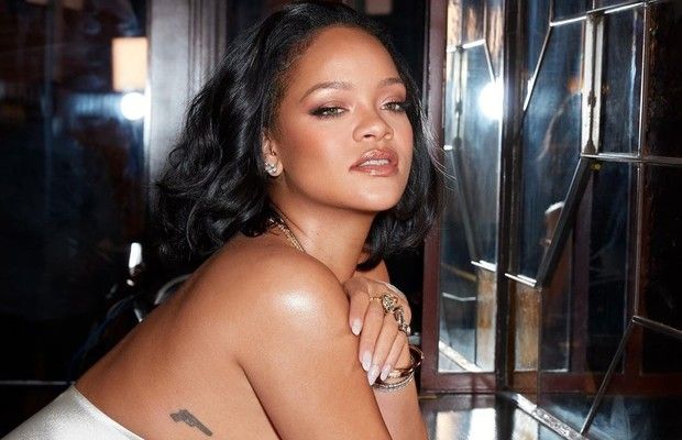 شاهد .. ريهانا تثير التكهنات بشأن حملها