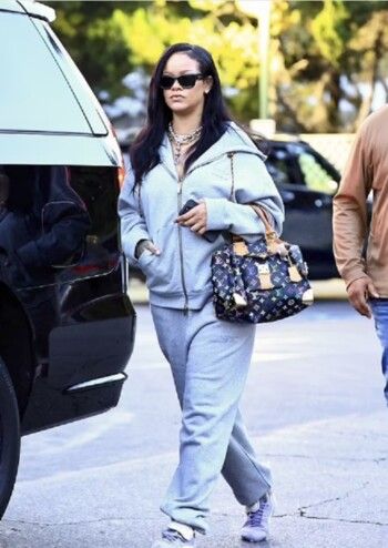 شاهد .. ريهانا تثير التكهنات بشأن حملها