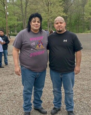 شاهد .. ظهور شبيه مايكل جاكسون..إطلالته تُحدث بلبلة-بالصورة