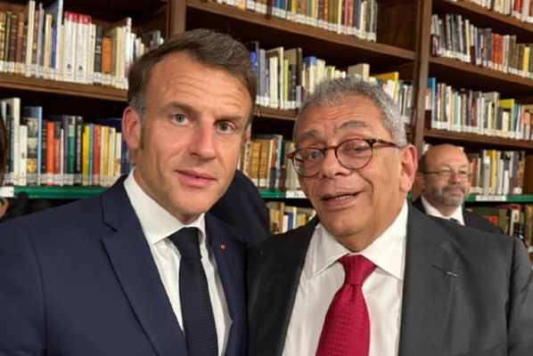 شاهد .. يسري نصر الله يروي تفاصيل لقائه بالرئيس الفرنسي إيمانويل ماكرون في القاهرة