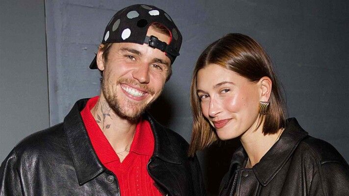 شاهد .. السبب الحقيقي وراء ابتسامة جاستن بيبر مرة أخرى