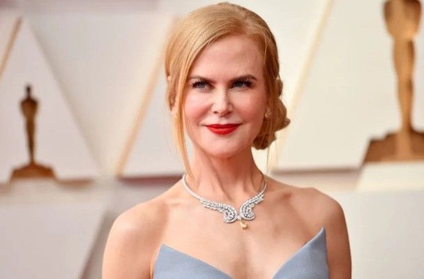 شاهد .. نيكول كيدمان تظهر بتسريحة جديدة لافتة