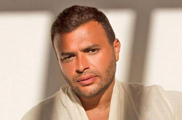 شاهد .. رامي صبري يفجع بوفاة أقرب الناس