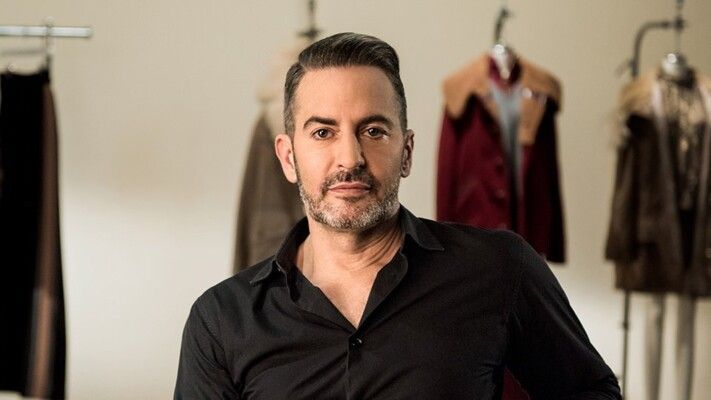 شاهد .. عيد ميلاد سعيد لمارك جاكوبس .. تعرّف على 6 مجموعات من أشهر عروضه